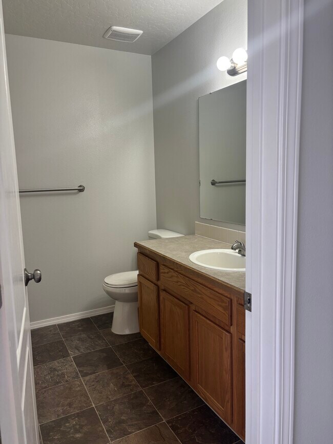 Building Photo - 339 E Bay Owl Dr