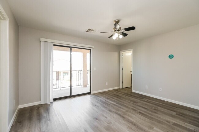 Building Photo - 2339 E Greenlee Ave