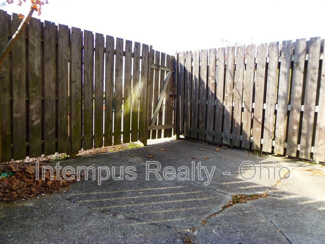 Building Photo - 2011 Baldwin Rd