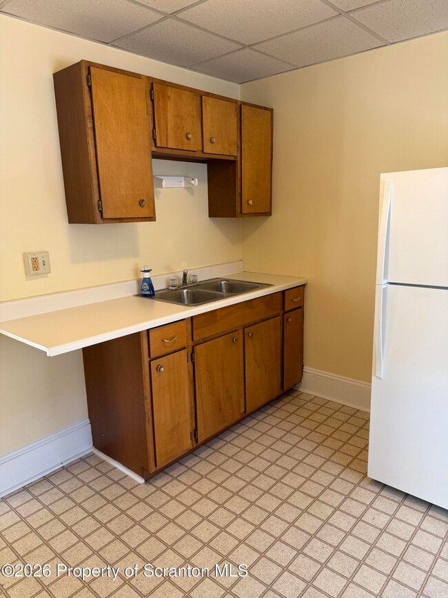 Building Photo - 709 Main St