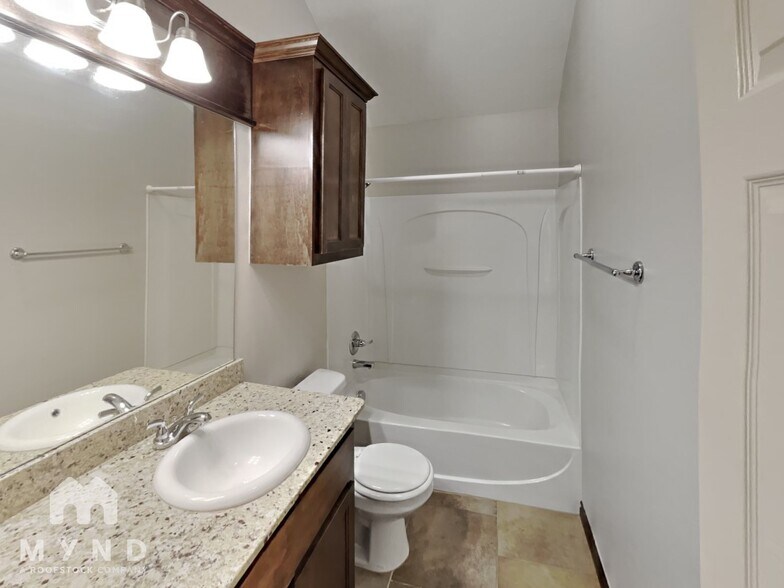 Building Photo - 1132 Merlin Dr