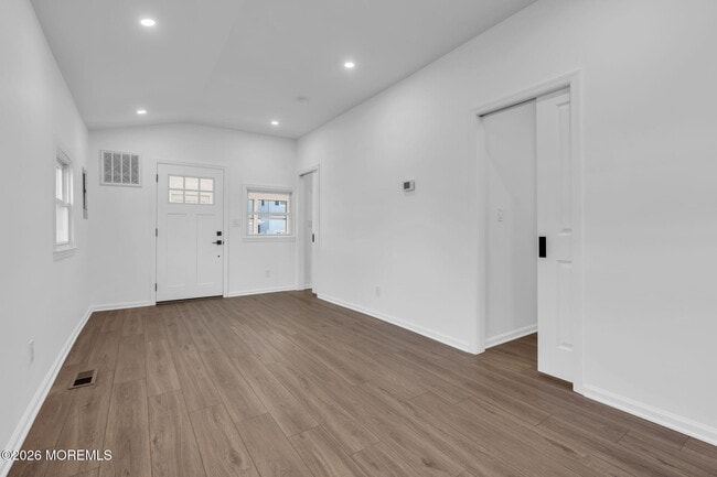 Building Photo - 1807-1809 Laurel Terrace