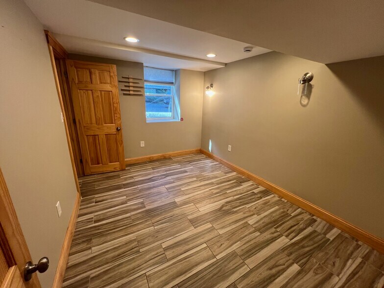 Building Photo - 152 Winchester St