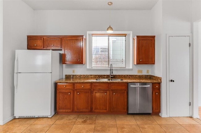 Building Photo - 12606 Hunters Chase Dr