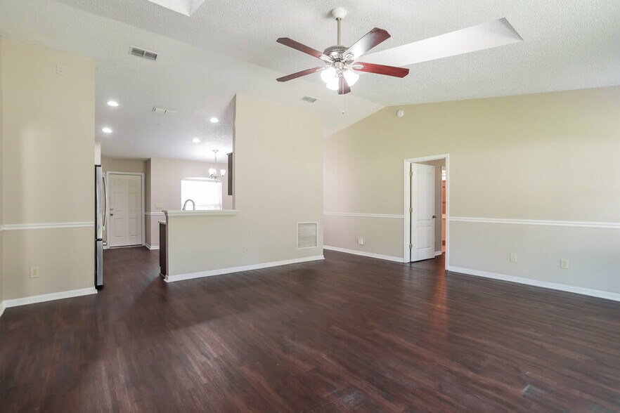 Building Photo - 282 Turtle Dove Dr