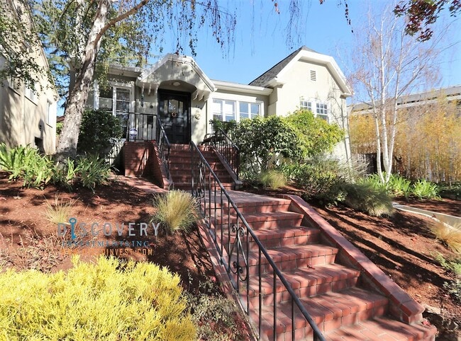 Primary Photo - Contemporary Piedmont Home With Outdoor De...