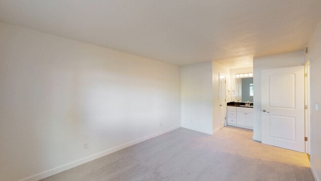 Building Photo - 511 Alameda del Prado