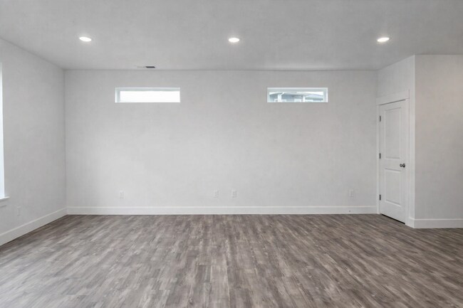Building Photo - 5882 W 40th Ct