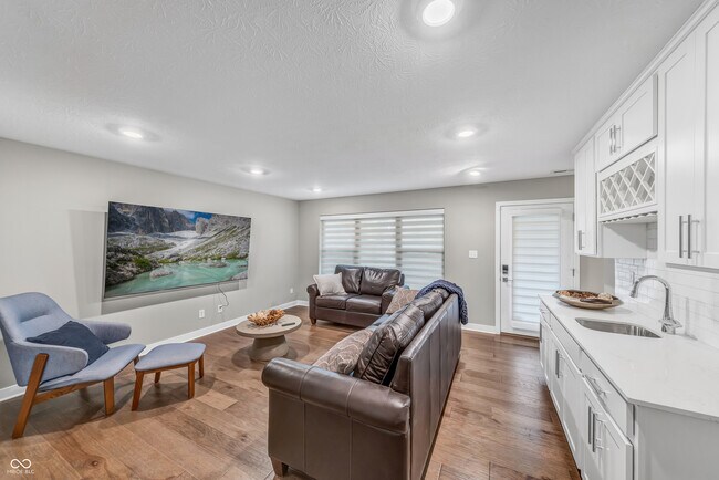 Building Photo - 8244 Bostic Dr