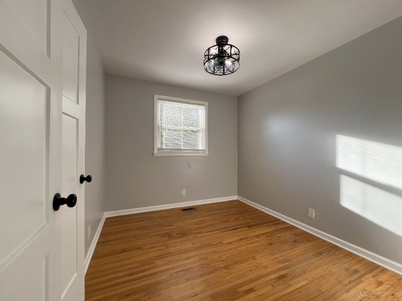 Building Photo - 779 Hayden Dr