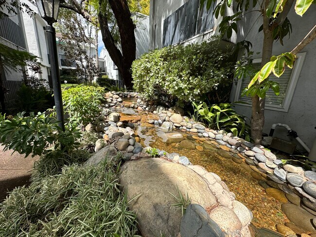 Building Photo - 18645 Hatteras St