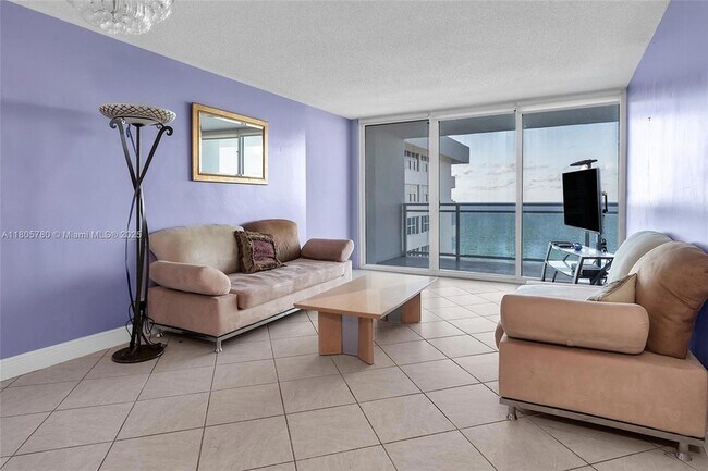 Building Photo - 2030 S Ocean Dr