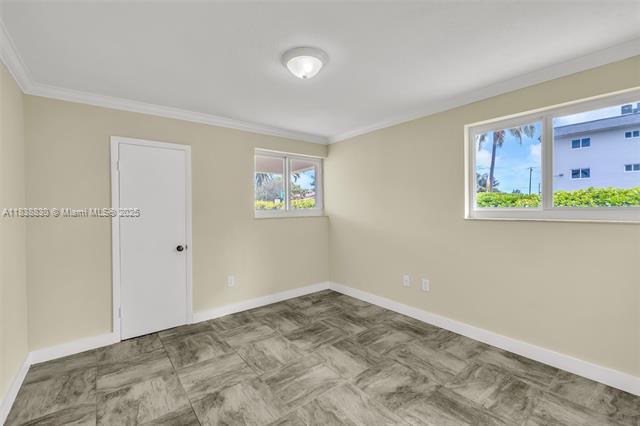 Building Photo - 1090 NE 81st St