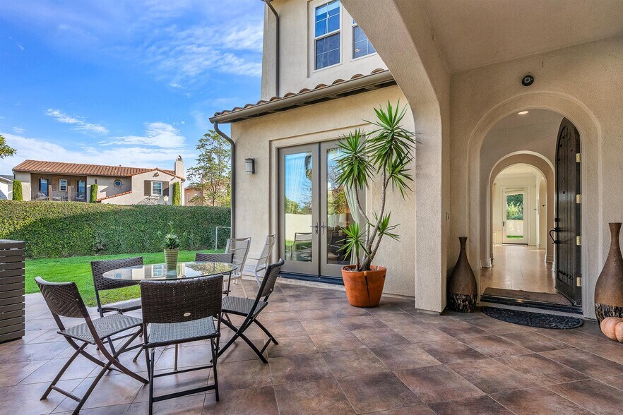 Building Photo - 8001 Ocean Bluff Dr