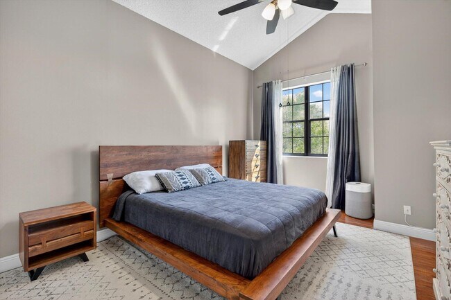 Building Photo - 301 SW 158th Terrace