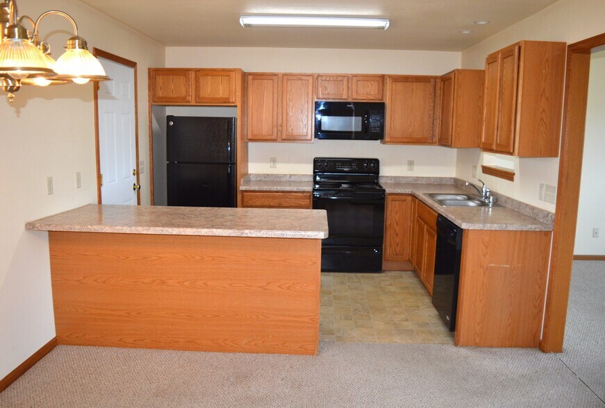 Building Photo - 1121 Union Rd