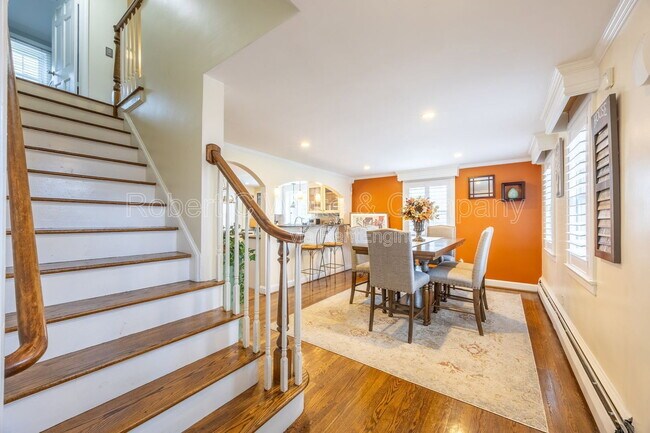 Building Photo - 4 Trotwood Dr