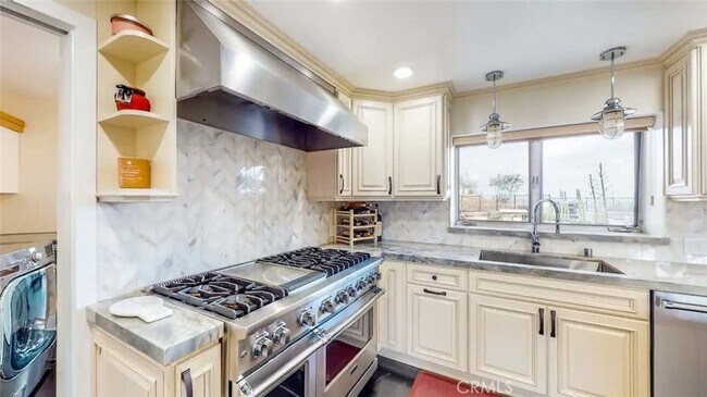 Building Photo - 7300 Santa Susana Pass Rd