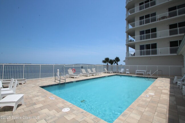 Building Photo - 1465 S Harbor City Blvd