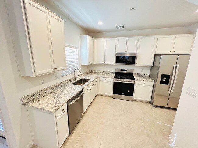 Building Photo - NEW NEW NEW Cadence 4 Bedroom