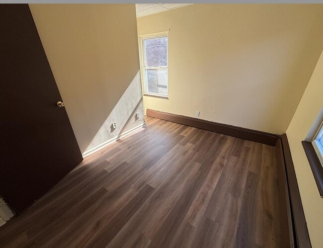 Building Photo - 409 Findlay St