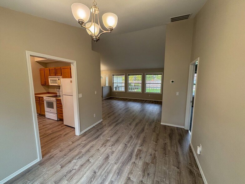 Building Photo - 3305 Kaden Ln