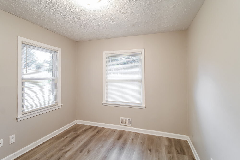 Building Photo - 3135 Robin Rd