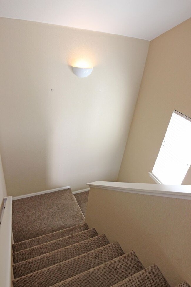 Building Photo - 2107 Grays Peak Dr