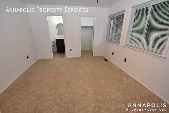 Building Photo - 1241 Birchcrest Ct