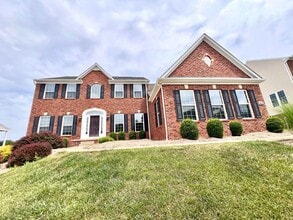 Building Photo - 3006 Farm View Dr