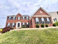 Building Photo - 3006 Farm View Dr