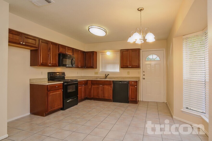 Building Photo - 4615 Tealgate Dr