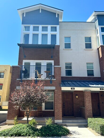 Building Photo - 808 N 4th Ave
