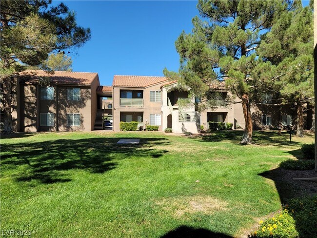 Building Photo - 2121 Blue Breeze Dr