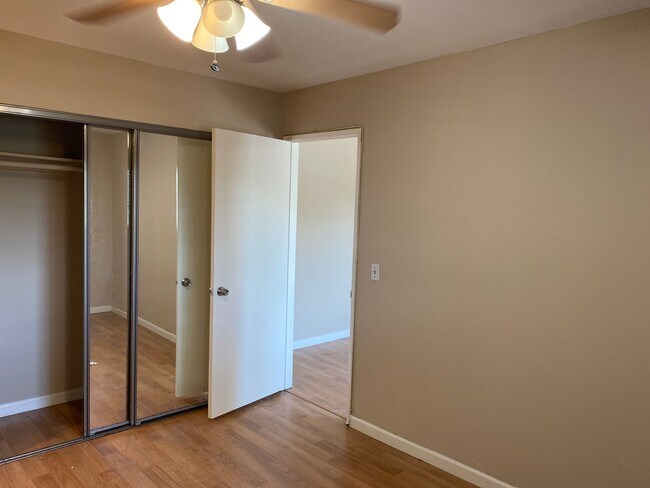 Building Photo - Bright and airy updated second floor 1 bedroom, 1 bathroom apartment
