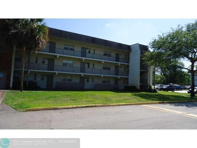 Building Photo - 7900 S Colony Cir