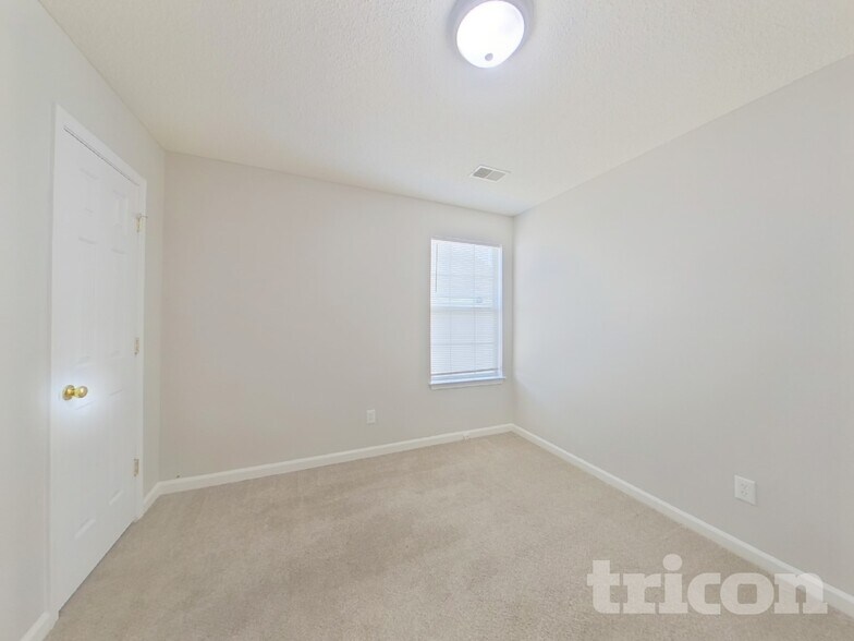 Building Photo - 337 White Gables Dr