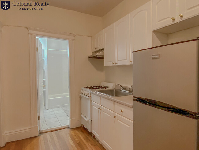 Building Photo - 6 Camelot Ct