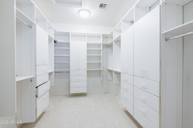 Building Photo - 7369 E Del Acero Dr