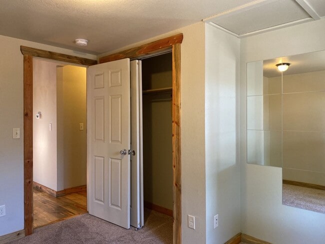 Building Photo - Updated Old Town 3 Bed 2 Bath Home w/ fenced yard and 1 car garage