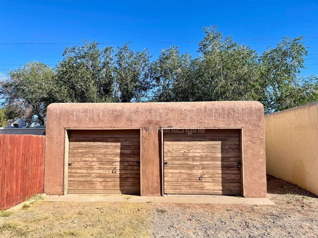 Building Photo - 3531 Ross Ave SE