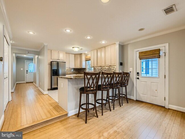 Building Photo - 107 Bayside Dr