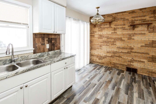 Building Photo - 14147 Pease Rd