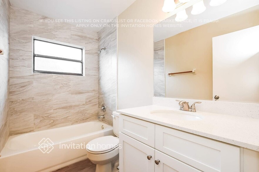 Building Photo - 242 Lakebreeze Cir