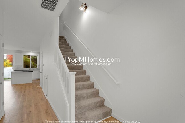 Building Photo - Beautiful Townhome in Parker Crest – Moder...