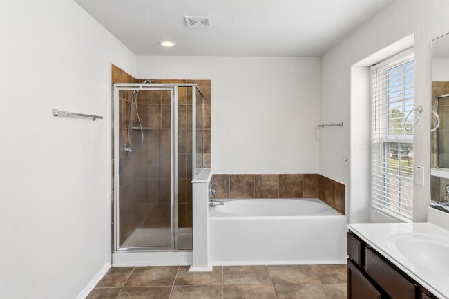 Building Photo - 18715 Windy Stone Dr