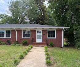 Building Photo - 226 College Dr
