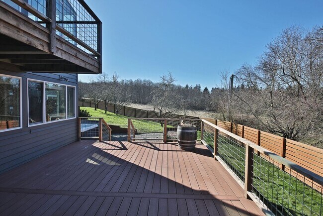 Building Photo - One Of A Kind Freeland Home with Two Seper...
