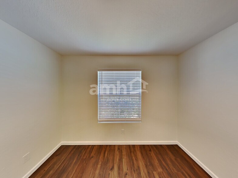 Building Photo - 144 Cenizo Spring