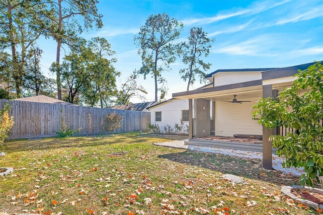Building Photo - 10054 Cedardale Dr